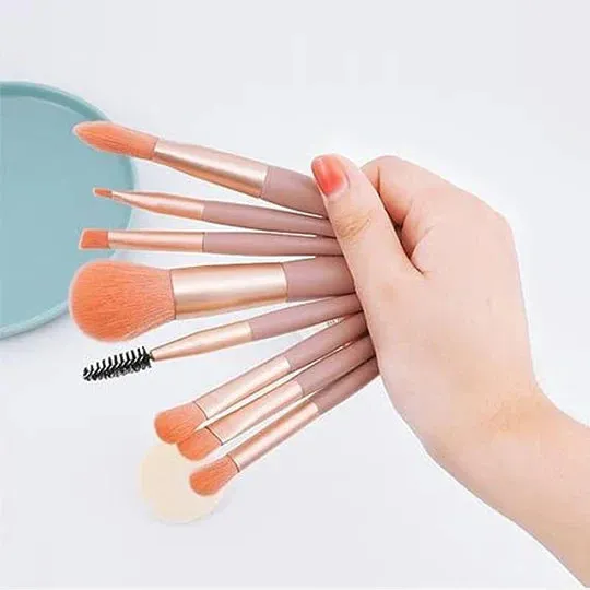 8pcs Travel Mini Makeup Brush Set Eyeshadow Highlighter Foundation Brush Beauty Tools