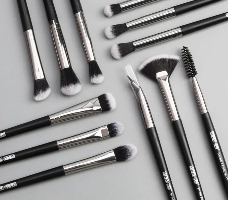 Long Makeup Brushes Set