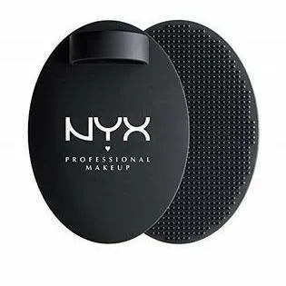 Nyx: On the Spot Brush Cleansing Pad